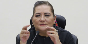 Exige Sheinbaum auditar al INE tras renuncia de Guadalupe Taddei