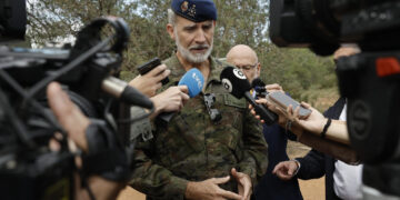 Lamenta Felipe VI mortal accidente ferroviario en Toledo que deja al menos 64 muertos
