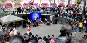 La magia del Alfeñique 2026 y sus grandes conciertos atraen a miles de personas